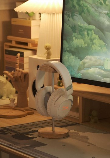 HyperX Cloud Flight 2 White Gaming Headset for Cozy Setups