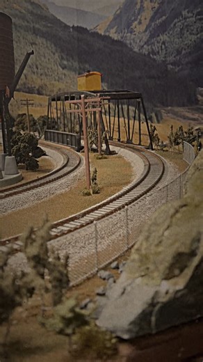 Mike on Instagram: "Norfolk and Western Y3 2020 passes by hauling a string of loaded coal hoppers. #n&w #norfolkandwestern #americanflyer #americanflyertrains #americanflyerlines #sgauge #sscale #sscalemodeltrains #modelrailroad #modelrailroading #modeltrains Wednesday 11/19/2025"