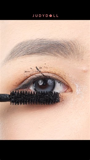 👁️‍🗨️ Judydoll 3D Curling Eyelash Iron Mascara Iron-strong curl. Feather-light feel. 🔥 Innovative 3D Curling Iron Brush lifts and locks lashes in place — all day, no droop. ✨ Smudge-proof. Flake-free. Maximum curl power with zero clumps. Ready to level up your lash game? 💥 🍁 Fall in love with colors! 🔥 Sitewide: Buy 4 = 15% OFF (auto apply) 🆕 New here? Enjoy 15% OFF your first order! #Judydoll #ColorTheFall #FallMakeup #JudydollBeauty #NewShades #MakeupSale | Judydoll Cosmetics