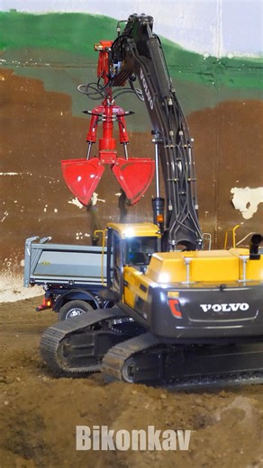 81K views · 1.3K reactions | RC Volvo Excavator at work! @MTC Osnabrück #constructioonsite #rcmodel #digger #excavator #bagger #baustelle #volvoexcavator | Bikonkav | Facebook