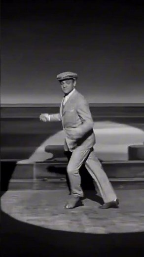 #jamescagney "Yankee Doodle Dandy" (1942).
