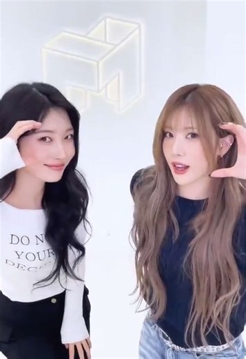 #codechallenge with #KIMLIP @Official ARTMS ⚡️ #EVERGLOW #에버글로우 #CODE