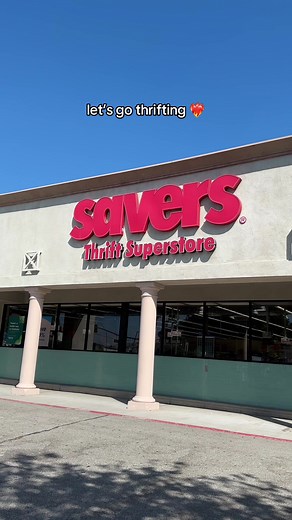 Okay but the Frye book at the end? Fav snag of the day 🥹 #thriftwithme #thrifttrip #thrifthaul #thriftedhome #thriftedfit #thriftfinds