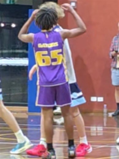 Incredible Basketball Ankle Breaker Move