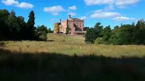 📍Dalhousie Castle, Edinburgh A getaway fit for a fairytaile 🙌🏼 Take a trip to Dalhousie Castle. a magnificent 13th century fortress! Enjoy an overnight with breakfast in Scotland's oldest inhabited castle 🏰 Explore beyond the castle walls with a stroll in their beautifully manicured grounds before cosying up beside a roaring fire in the Library ❤️ Book your voucher today and save up to 43% 📲 >>> http://link.itison.com/S2VE50Q8NUf | itison Aberdeen