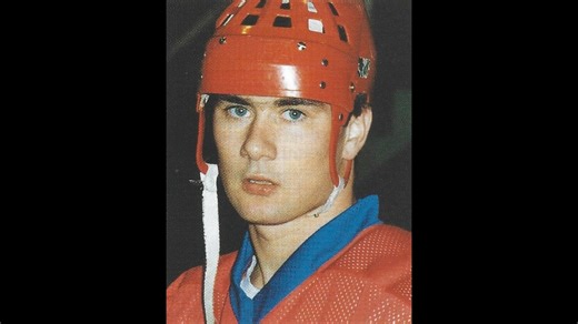 🏒🇬🇧 #OldTimeHockeyUK #LegendsoftheGame A Sliding-Doors Moment: Gary Unger on Tony Hand’s Draft Story 🏒🔥 Back in Scotland, playing against a stacked Murrayfield Racers side featuring Tony Hand, Paul Hand and Paul Heavey, the league sponsor Heineken had a deal in place: 👉 Top British player wins a tryout with the Calgary Flames. Tony Hand won it. Not knowing anyone in Canada, Tony listed me as his agent. So he was all set for a Flames camp… until I got back to Canada and mentioned it casuall