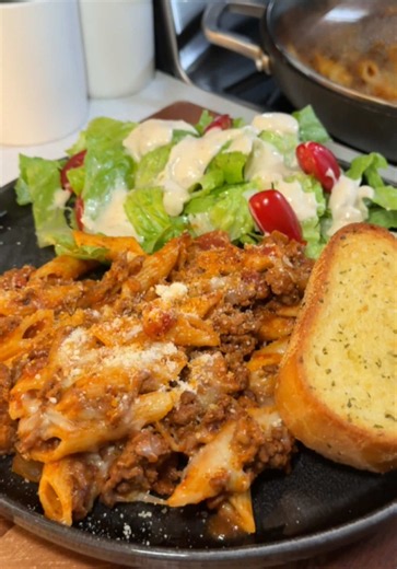 Penne con carne molida y salsa marinara (receta fácil)