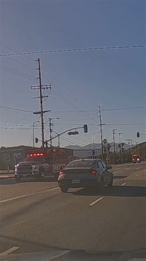 LAFD Rescue & Engine 77 Responding