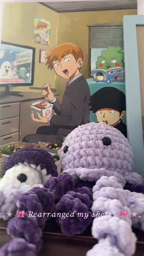 Reorganized my manga/anime shelf 💕 The shit I do for hours instead of preparing for midterms 😮‍💨 My collection is actually so small only the 1st two shelves look good #anime #figurecollection #mangacollection #roomdecor #jjk