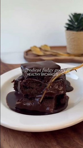3 Ingredient Healthy Fudgy Brownies | No Sugar, No Flour
