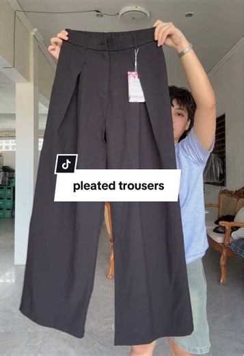 Unboxing Pleated Trousers: Quality Unveiled