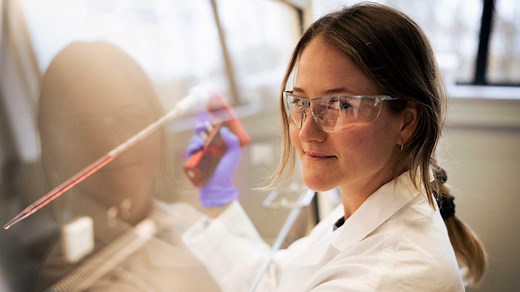 Une entreprise biopharma innovante en R&D et IA l Sanofi