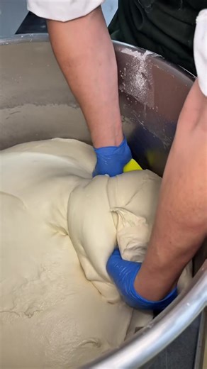 The secret to the fluffiest bread you've ever seen? It's all in the butter and honey. Watch the satisfying process from start to finish! | Chefclub Network