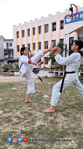 “Taekwondo Board Breaking 🔥 Insane Power & Perfect Kick | Unbelievable Smash!”