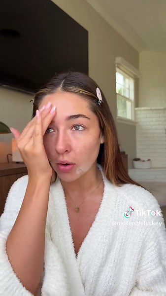 just a simple little get ready with me for a dinner with @HYDROJUG 🤍🪽☁️ @Caudalie @Anua Store US @m.ph by Mary Phillips @Hourglass Cosmetics @Saie @Huda Beauty @Makeup By Mario @ONE SIZE BEAUTY @loréal paris usa @Kosas #getreadywithme #glowymakeuptutorial #datenightgrwm #datenightglam #everydaymakeuproutine