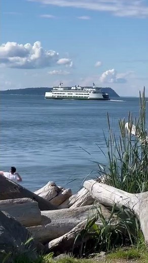 Ferry from Mukilteo to Whidbey Island Washington (Pacific ocean)