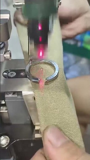 “Automatic Button Attaching Machine – Boost Your Production Efficiency!”