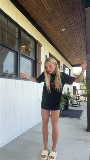 Dancing Apple Store Fun with Delicious Apples