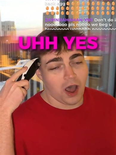 Cruz's Hilarious Reaction to a Million Players on Roblox!