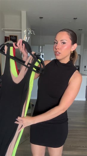 I used to panic-buy the most random stuff and then never wear it because I didn’t know how to style it Gensmo totally fixed that for me. I used it for these outfits and feel wayyy less regret about my purchases now. Free trial for 15 days is linked in my bio if you wanna play with it too. 💗 #Gensmo #AIstylist | Fleeksie