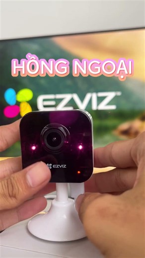 Camera Ezviz H1C kết nối wifi không dây, nhỏ gọn, có chân đế nam châm đặt đâu cũng được