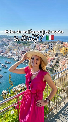 Isidora Ilić Mitrović on Instagram: "Kako doći do najšarenijeg mesta u Italiji? 🇮🇹🎨 1. Ja sam bila pre 2 godine i išli smo Wizz Airom do Rima (povratne karte se sada mogu naći već od 70€), a zatim autobusom do Napulja (Itabus / Flixbus – karta već od 5€ po smeru ako se kupi ranije). Iz Napulja, tačnije iz luke Pozzuoli, trajektom stižete na Proćidu – cena je oko 10€ po smeru. 2. Druga opcija je let iz Temišvara, odakle Wizz Air leti direktno za Napulj (povratne karte već od 60€). 3. Najskuplj