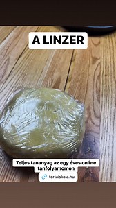 Új tananyag a TortaIskolában! 🎉A LINZER❤️ Elkészült és felkerült az egyéves online tanfolyam új alaptananyaga: a linzer tészta készítése! 🥧✨ A héten egy marakujás pitét készítettem, amelynek alapja ez a klasszikus tészta volt. Most pedig a teljes linzer tészta készítés is önálló videóként elérhető a tanfolyamban! Ha szeretnéd tökéletesíteni ezt az alaptechnikát, ne hagyd ki! 🔸 2025-ben pedig a tananyag fókusza a magyar klasszikusok lesz! A hagyományos desszertek és alapvető tészták is helyet 