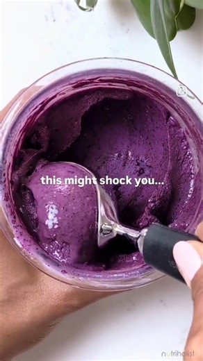 3-ingredient Blueberry Froyo 🫐 17 g protein, no refined sugar.