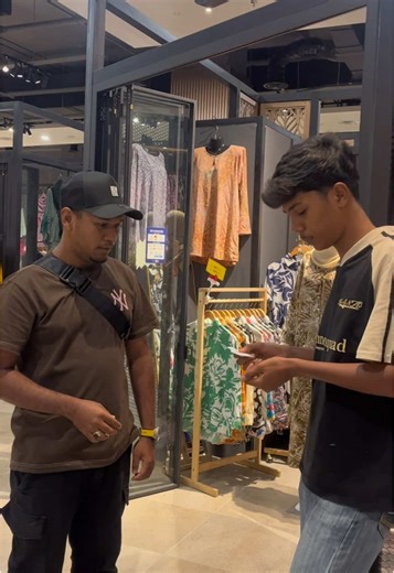 Review jujur dari customer untuk “ Ganu Vibes “ . Signature baru di Luxe By Simply Famous Terengganu . Khas untuk lelaki di luar sana yang gemar bauan fresh maskulin yang pastinya memikat jiwa 😍 . Nak dapatkan boleh grab di Luxe By Simply Famous Terengganu . #fyp #luxebysimplyfamous #terengganukite @LuxeKK @SIMPLY FAMOUS SHOP @Shahril Simply Famous @Luxe By Simply Famous