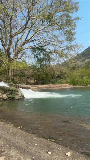 Un hermoso paseo .. Jocotillo agua caliente. #periodistameylinemorataya #anunciospublicitarios #arribaguatemala❤🇬🇹 #creadoradecontenidostiktok #SantaRosa
