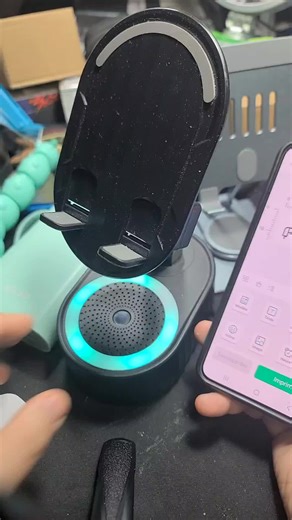Vous avez du mal à appairer vos objets connectés Bluetooth sur votre smartphone ? Avec cette imprimante thermique NELKO, je crée des étiquettes pour identifier facilement chaque appareil et connaître leur nom lors de l’appairage 👌 🏷️ Livrée avec des étiquettes autocollantes ultra adhésives 🖨️ Impression nette, lisible, sans bavure ✨ Résultat propre et de qualité Un vrai gain de temps pour s’y retrouver avec tous vos appareils connectés. Disponible sur TikTokShop. Cliquez sur le caddie orange 