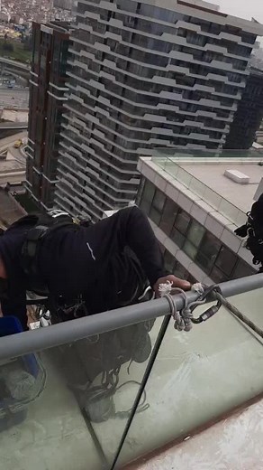 Expert Window Cleaning Techniques for High-Rise Buildings