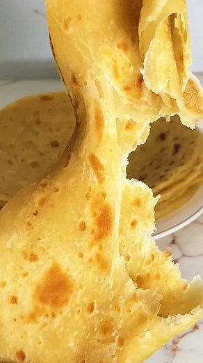 Seby Onyango on Instagram: "Soft, layered, and golden brown .Here’s how I make my perfect chapatis soft inside, flaky outside! 🫓😋 Ingredients: 2 cups of all-purpose flour 1 tsp of salt 2 tbsp of sugar 1 tbsp of margarine 2 tbsp of oil Warm water Cooking oil The secret to soft, flaky chapatis every time 👇🏾 Save this recipe for your next meal! #ChapatiRecipe #KenyanFood #SoftChapati #JikoniYangu #FoodieKe #HomeCooking #FoodReel #TastyEats #CookingMadeEasy #AfricanCuisine #FoodTok #HomemadeGood