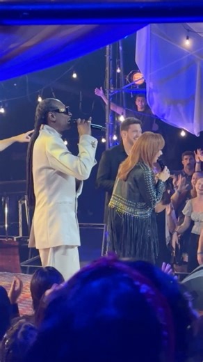 175K views · 3.1K reactions | It’s such a joy to share the stage with this group of coaches ❤️ Get ready for another incredible season of The Voice tonight on NBC | Reba McEntire | Facebook