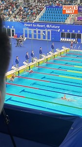 Spectators cheered as the last swimmer touches the finish line in the women's 1500m freestyle event at the 19th #AsianGames in #Hangzhou on Sunday. Vietnamese swimmer Vo Thi My Tien finished her race in 17:18.89, showing remarkable determination despite lagging approximately 88 seconds behind the winner. | Xi's Moments