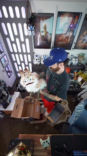 Unboxing @starwars NEW Life Sized Loth Cat now available in Galaxy’s Edge at @disneyland @disneyparks - • Touch activated sound effects • Authentic scale and details • Articulated legs and poseable features - #starwars #ahsoka #ahsokaseries #lothcat #disneyland #disney #galaxysedge #batuu #batuuwest #starwarsfan #disneylandcalifornia #starwarsnews #rebels #starwarsrebels #lucasfilm #ahsokatano #sabine #sabinewren #ezra #lothal | Lukes Outpost