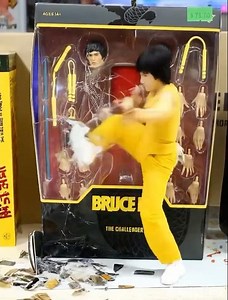 Bruce Lee Wrecks Toybox #brucelee