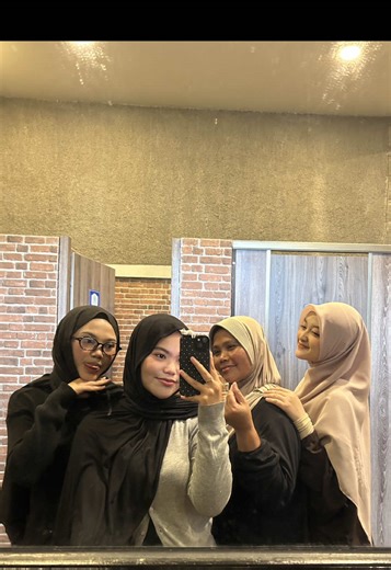 Today's Trendy Clips: A Heartfelt Connection