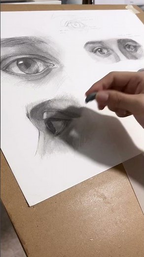 eye rendering in pencil
