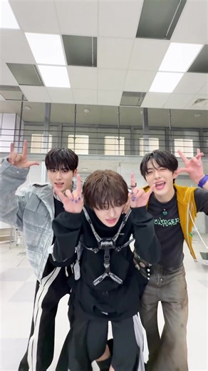 like the new alien~👽 #ALPHADRIVEONE #ALD1 #알파드라이브원 #EUPHORIA #FREAK_ALARM