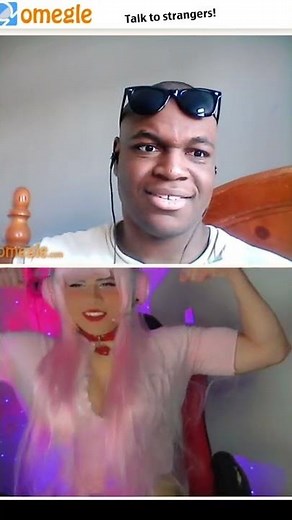 The FUNNIEST reaction on OMEGLE - Fake Girl Voice Trolling