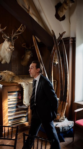 A rare glimpse inside The Explorers Club—(@the_explorers_club) one of NYC’s most storied institutions. Since 1904, this club has been the launchpad for history’s boldest “firsts”: • First to the North Pole. • First to the South Pole. • First to the summit of Everest. • First to the deepest part of the ocean. • First to walk on the Moon. The walls are lined with rare animals, artifacts, maps, and mementos from those who dared to go beyond the known world. Pieces from Titanic, narwhal tusk, polar 