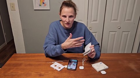 Air Tracker Tag 4 Pack: Bluetooth Item Finder with Apple Find My APP (iOS Only), Item Locator for Keys Finder, Luggage Tracker, Bags Wallets Pets Tracking, IP67 Waterproof Smart Tag