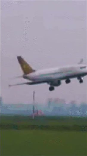 The art of crosswind #airplane #aviation