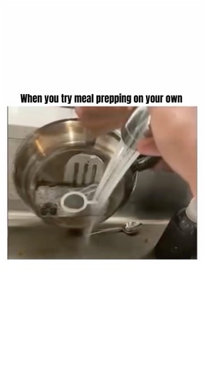 When you try meal prepping on your own 🤦‍♀️