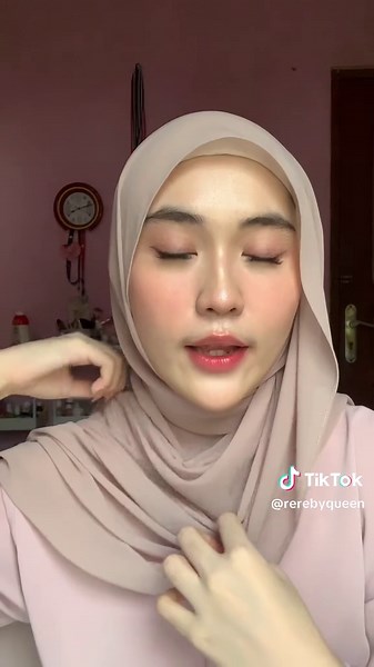 Tutorial Hijab Pashmina Plisket Mudah dan Stylish