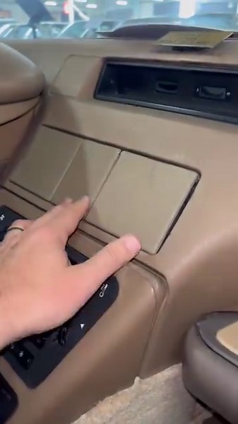 Et si on montait dans la Citroën CX Prestige de la Mairie de Paris ? 🧐 | Petites Observations Automobiles - POA