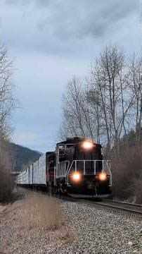 A MP15 Locomotive Leads on Pend Oreille Valley Railroad!