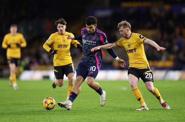 Watch as Wolves loanee handed early red card for late tackle as parent club suffer Championship defeat