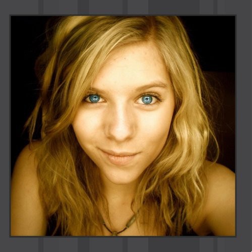 Aurora Aksnes - Puppet